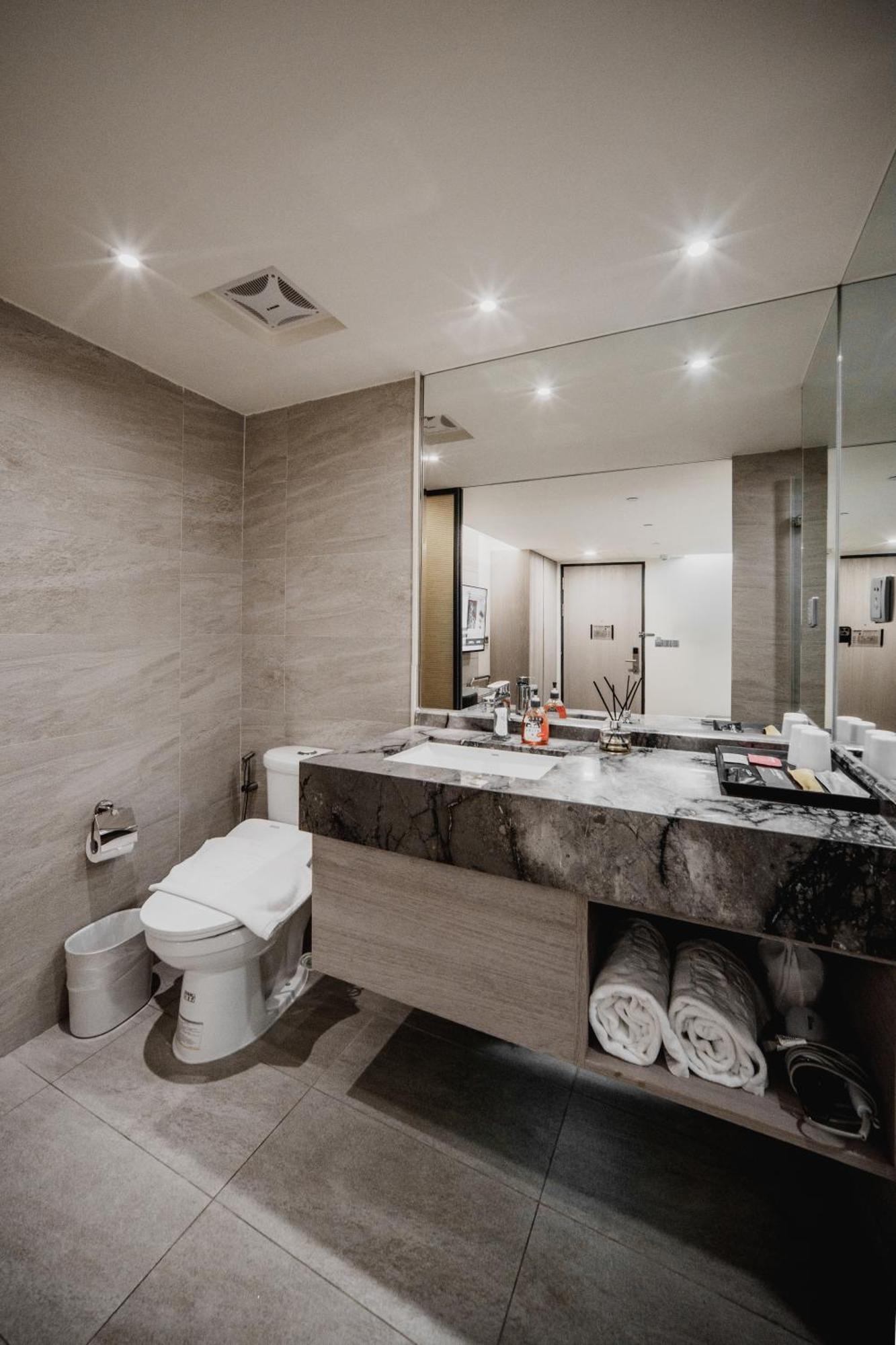 Hub Hotel Kaohsiung Yawan Branch Exteriör bild