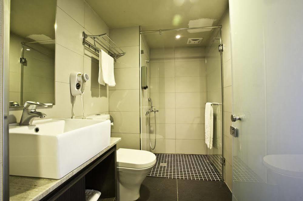 Hub Hotel Kaohsiung Yawan Branch Exteriör bild